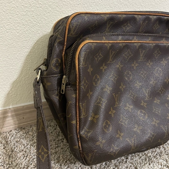 Vintage Louis Vuitton Brown Messenger Bag Monogram Design Coated Canvas Leather - Picture 7 of 16